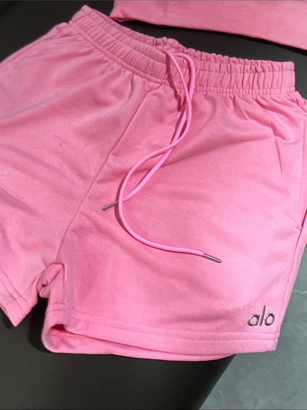 ALO Yoga Pink Cropped Sweatshirt & Drawstring Shorts Set Size M - Picture 9 of 11